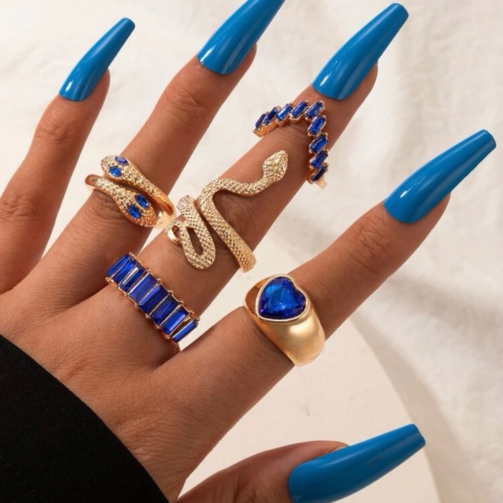 5 pcs rhinestone decor rings 
One size